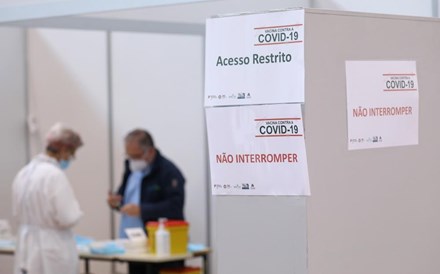 Autoagendamento de vacina contra covid-19 e gripe disponível para faixa dos 65 anos