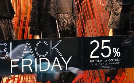 EUA imunes aos descontos da Black Friday. Europeus fazem compras de Natal antecipadas