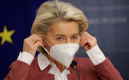 Von der Leyen: Ómicron deverá ser variante dominante na UE em janeiro