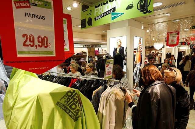 Preços do imobiliário comercial abrandam em 2022 em contraciclo com as casas 