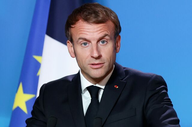 Macron adverte que a guerra 'vai durar' 