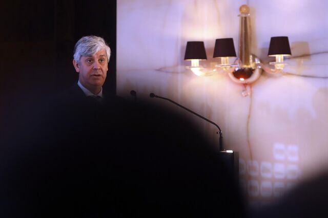 Centeno avisa que subida continuada do salário mínimo pode pressionar os preços