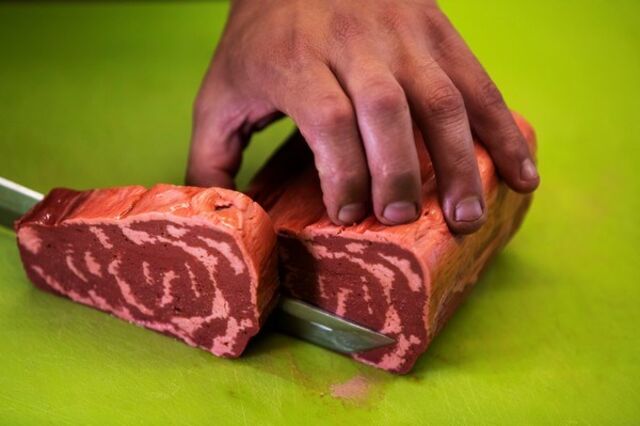 Bife artificial impresso em 3D começa a chegar aos restaurantes europeus