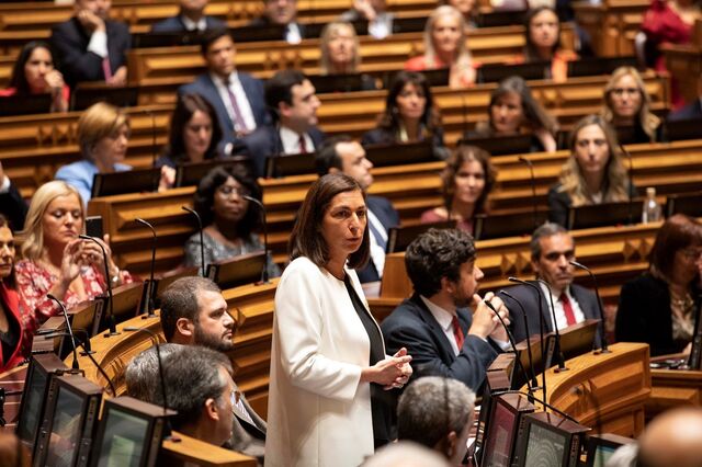 Parlamento vai aliviar cortes nas pensões de pessoas com deficiência
