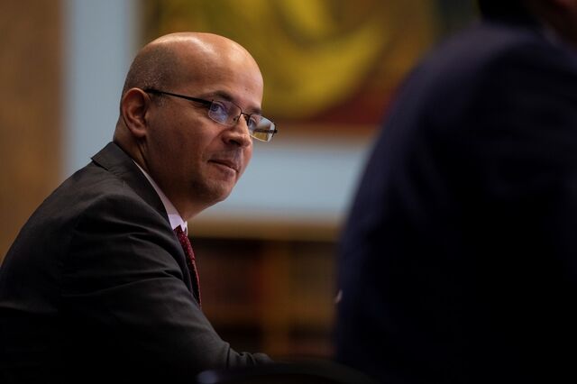 Dívida pública continua a cair em outubro 