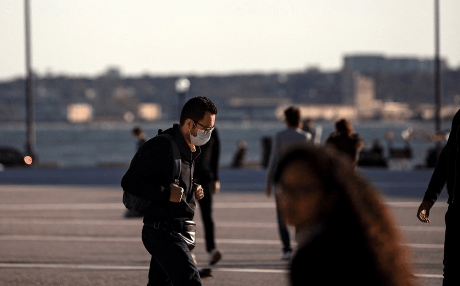 A pandemia teve um forte impacto sobre os jovens e, em Portugal, quase um em cada quatro está desempregado.