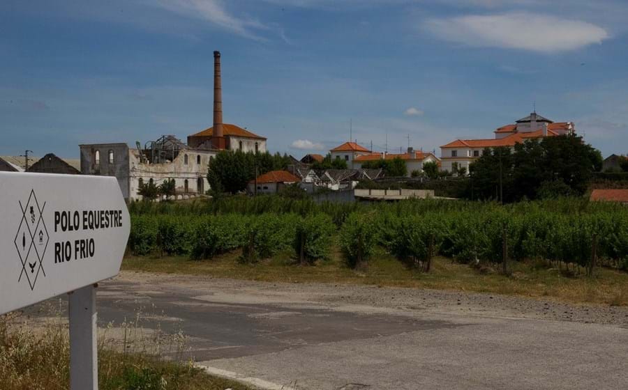 A Herdade de Rio Frio fica situada nos concelhos de Alcochete e Palmela.