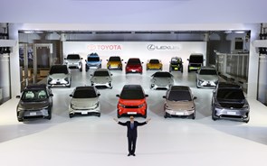 Toyota investe 5,3 mil milhões na produção de baterias
