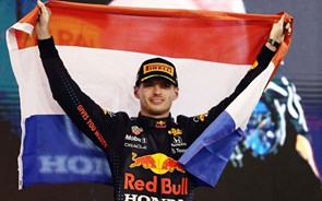 Max Verstappen vence atribulado GP do Japão e sagra-se campeão outra vez