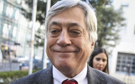 Ex-ministro António Mendonça vai ser o novo bastonário da Ordem dos Economistas. Vence por 37 votos