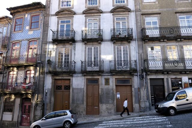 O Caraças com falta de pessoal  à venda por 2,7 milhões