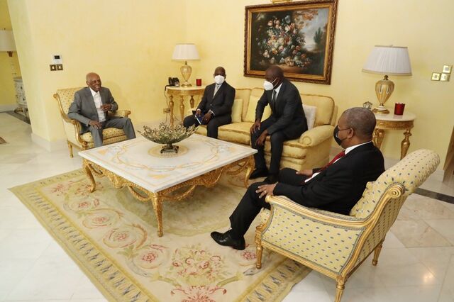 João Lourenço faz visita a Eduardo dos Santos