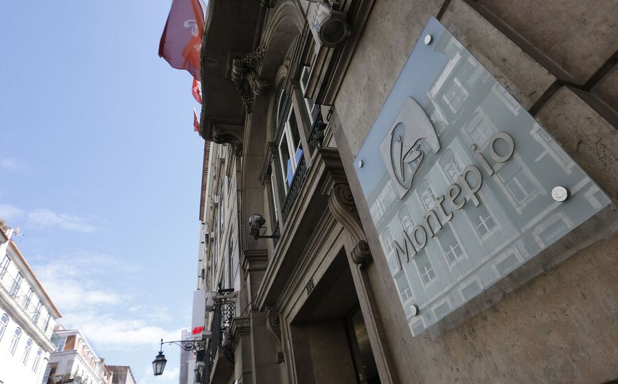 montepio fachada