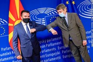 Sassoli num encontro com o primeiro-ministro da Macedónia do Norte Zoran Zaev