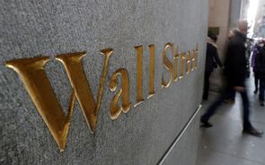 Wall Street segue tendência da Europa a abre no 'vermelho'