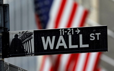 Wall Street fecha mista, com preocupações sobre a inflação no horizonte