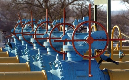 Bruxelas acredita que conseguirá cortar para um terço a importação de gás russo até final do ano