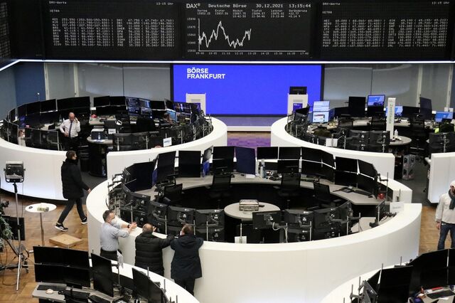 Dinheiro grátis dá novo ano de ganhos às ações mundiais