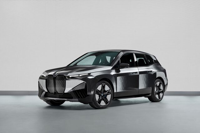 BMW revela conceito de carro “camaleão” que muda de cor com o toque numa app