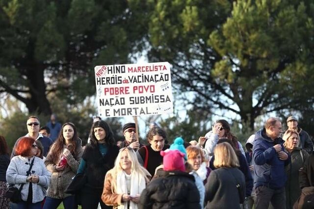Cerca de 400 pessoas manifestam-se em Lisboa contra certificado digital 