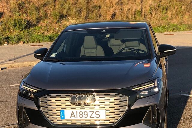 Audi Q4 50 e-tron - SUV elétrico desportivo