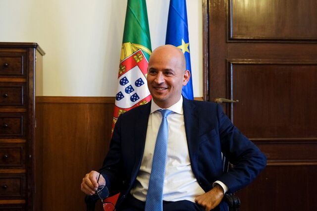 Leão de saída ainda promete défice de 1,9% e dívida em 120,8% do PIB