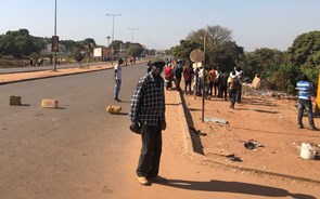 O descrédito ajuda a puxar a Guiné-Bissau para o fundo