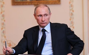 Putin tenta convencer UE sobre gás pago em rublos