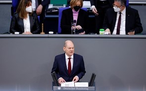 Parlamento alemão aprova aumento do salário mínimo em 400 euros
