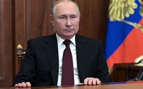 Putin diz que contratos ativos de gás podem ser suspensos se pagamento não for feito em rublos