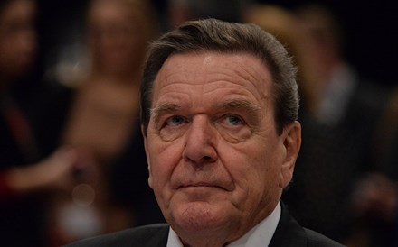 Ex-chanceler alemão Gerhard Schröder abandona a Rosneft