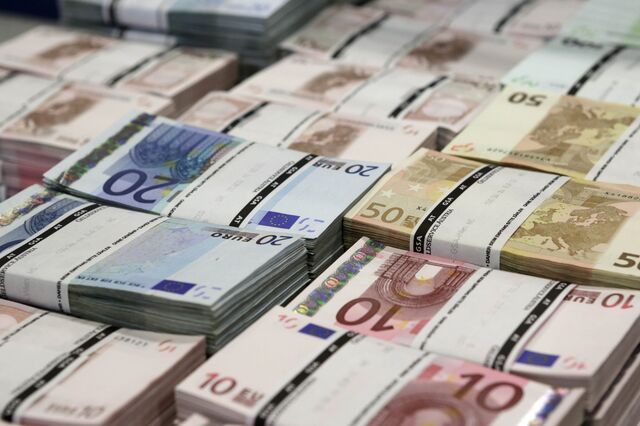 Endividamento da economia aumenta 5,1 mil milhões em março para 782,5 mil milhões