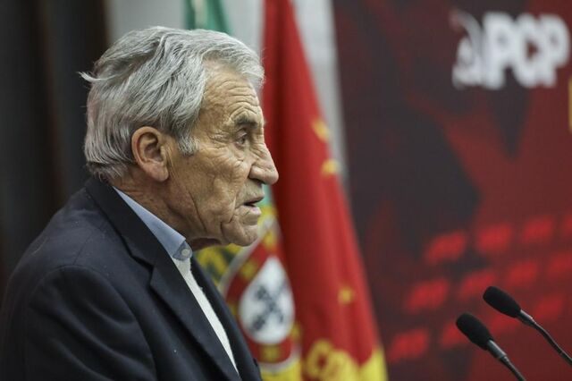 Aeroporto: Jerónimo de Sousa acusa PS e PSD de adiarem decisão 