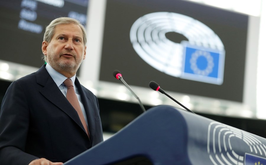 O comissário europeu do Orçamento, Johannes Hahn, tem procurado novos investidores, em concreto no Médio Oriente.