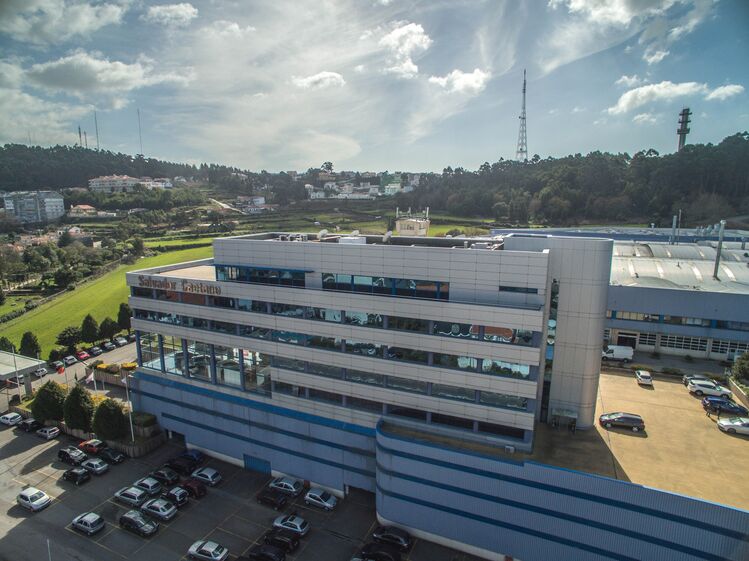 A Salvador Caetano tem sede em Vila Nova de Gaia.