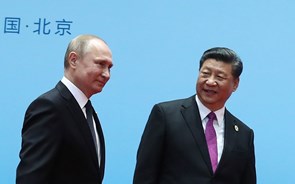 Putin expressa a Xi desejo de fortalecer a cooperação militar