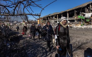 Número de refugiados ucranianos aproxima-se dos 5,2 milhões, diz ACNUR