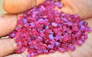 Empresa que explora rubis no norte de Moçambique vai duplicar capacidade de produção