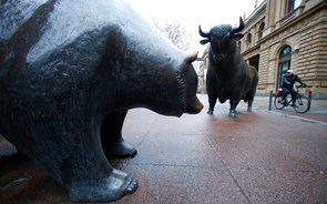 'Big Tech', Blinken e Fed atiram Wall Street ao chão 
