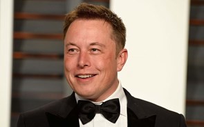 Startup de Elon Musk vai lançar primeiro modelo de IA