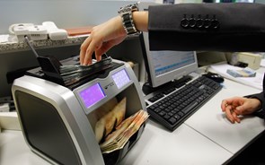 Bancos com cada vez mais restrições horárias à tesouraria presencial 