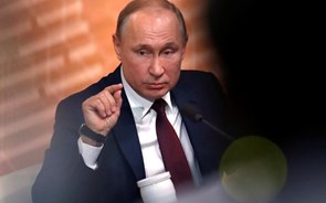 Rússia finta 'default'. Credores recebem pagamentos em dólares