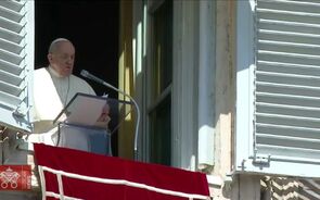 Papa pede compromisso para acabar com 'guerra repugnante'