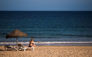 Maioria dos portugueses tenciona gastar o mesmo que o ano passado nas férias deste ano.