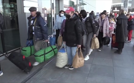 Ucrânia: Avião com quase 200 refugiados aterrou em Roma 