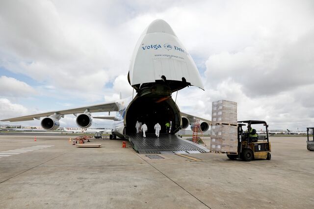 Tarifas de carga aérea disparam em 120%