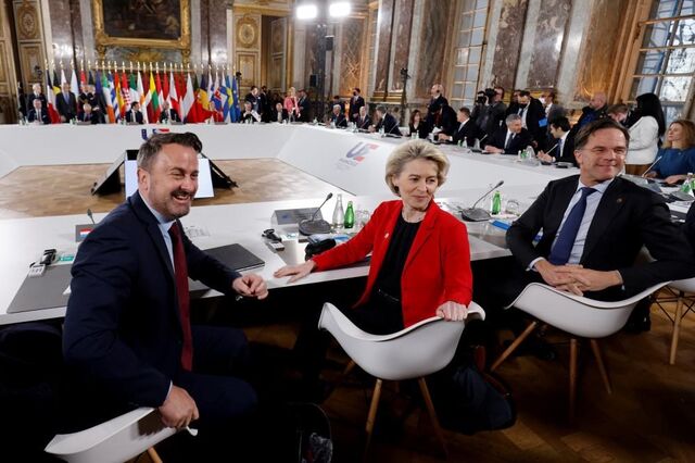 UE quer acelerar fim da dependência de combustíveis fósseis da Rússia