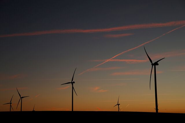Governo em silêncio sobre recuo de Espanha na energia