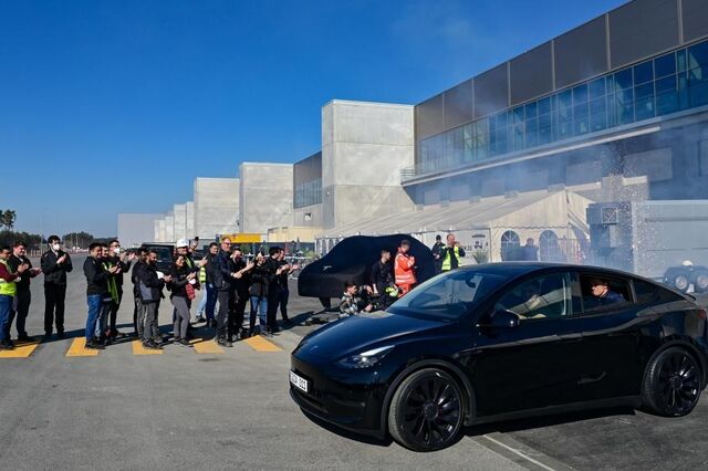 Tesla vai suspender duas semanas produção em Berlim devido a problemas no Mar Vermelho