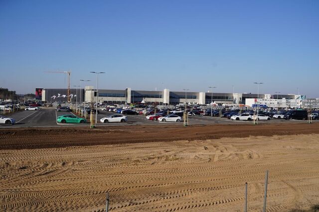 Tesla reduz aposta em baterias na Alemanha devido a Lei de Redução da Inflação nos EUA